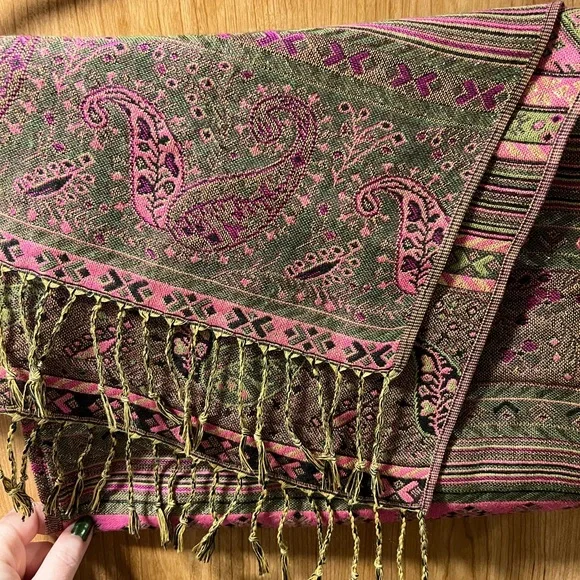 Beautiful Boho Pink and Green Scarf 💗💚 - Picture 4 of 4